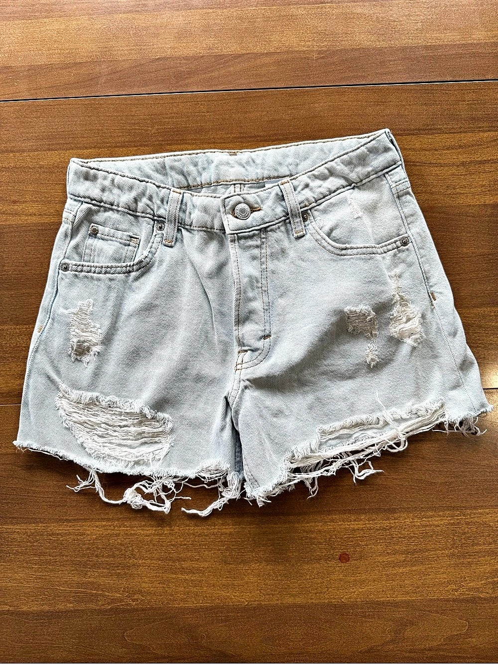 &Denim 90's Boyfriend Distressed Denim Shorts in Blue Waist 32